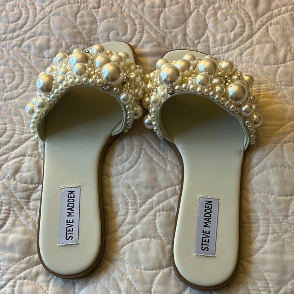 Steve Madden Cream Pearl Embellished Sandals